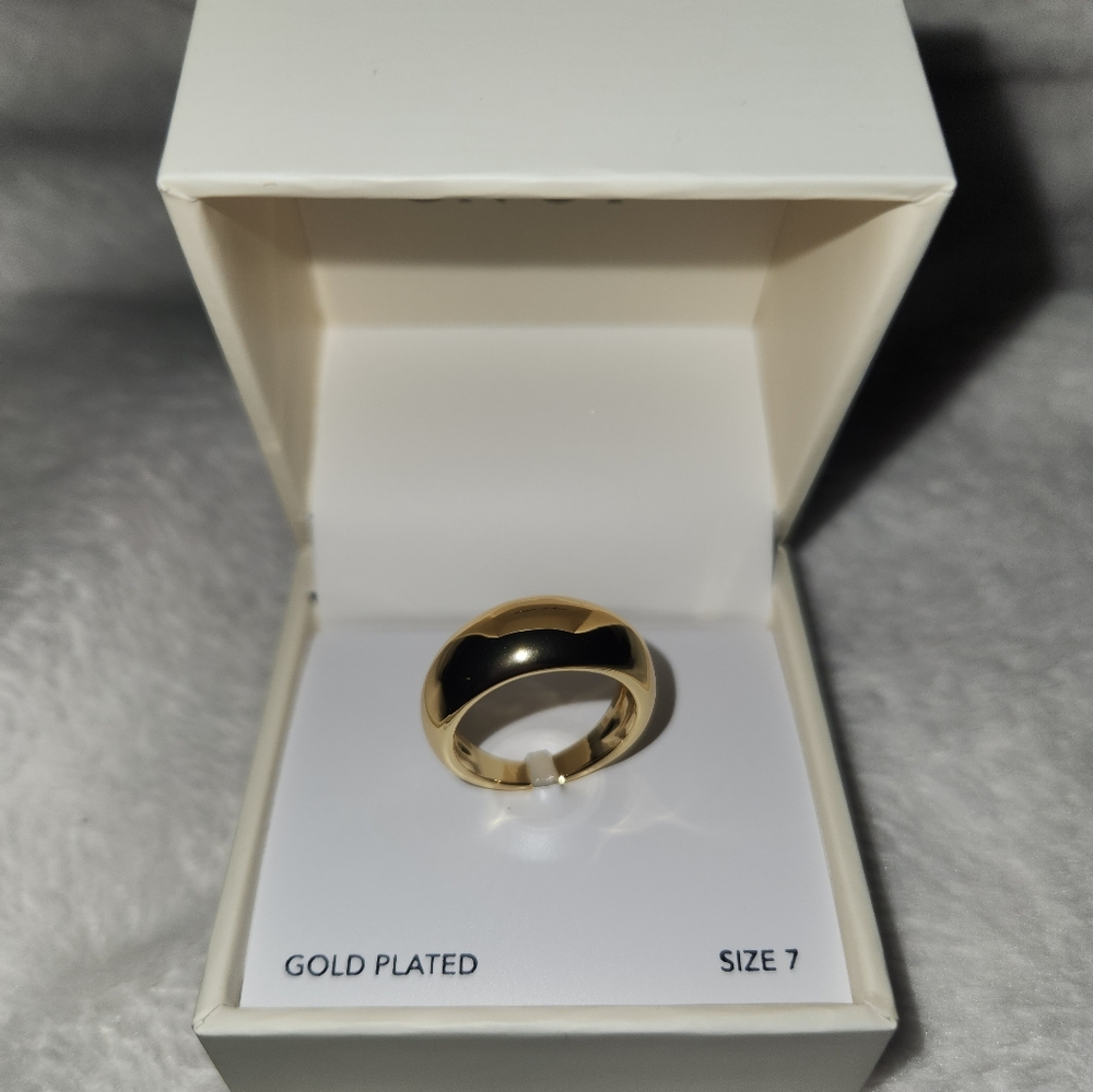 BNIB On 34th solid gold plated band ring